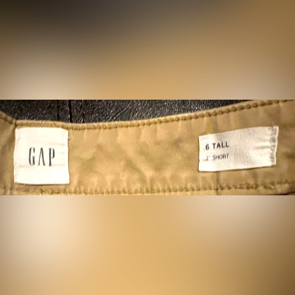 Gap Khaki Shorts Tall - Picture 3 of 5